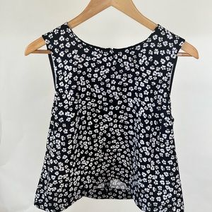 Purchased at Hudsons bay company here in Canada, size medium! 💫